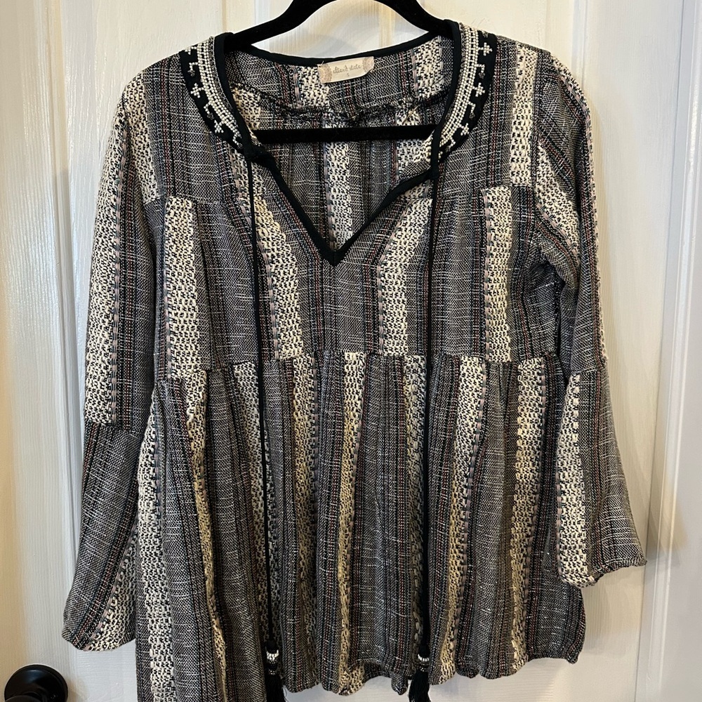 Altar'd State Black and White Relaxed Tie Front Blouse